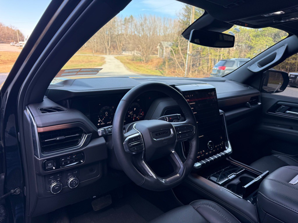 2025 GMC Yukon Image 11