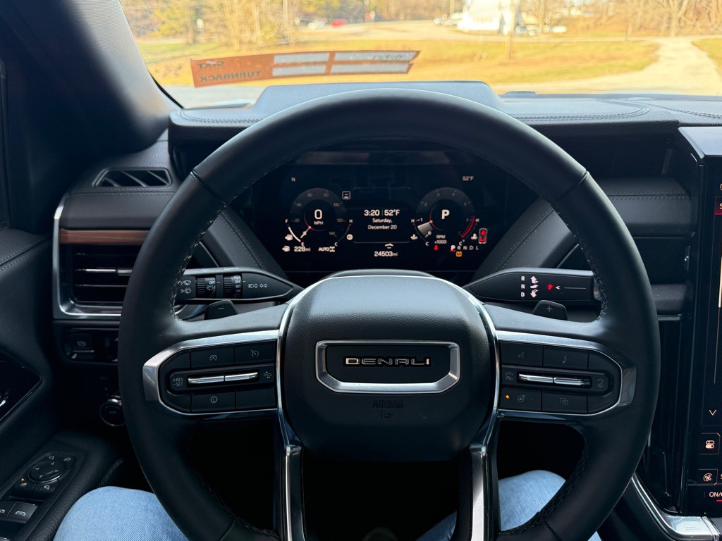 2025 GMC Yukon Image 13