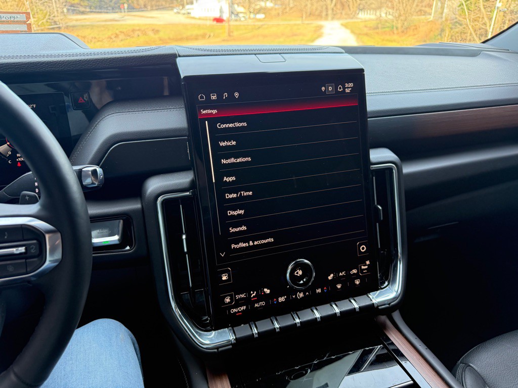 2025 GMC Yukon Image 15