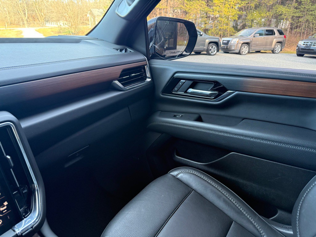 2025 GMC Yukon Image 18