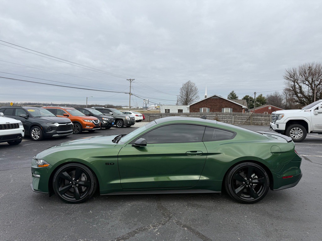2022 Ford Mustang Image 2