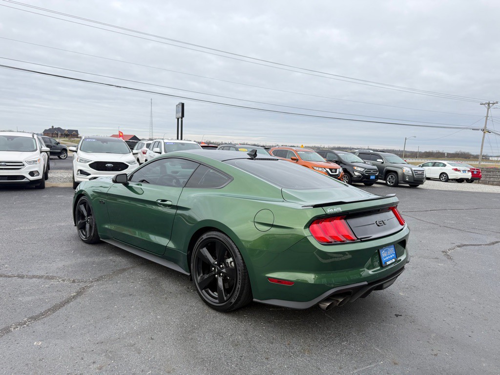 2022 Ford Mustang Image 3