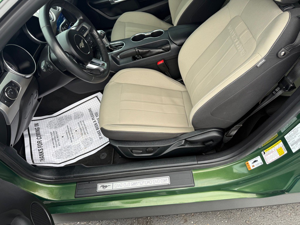 2022 Ford Mustang Image 10