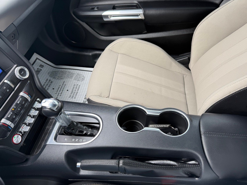 2022 Ford Mustang Image 15