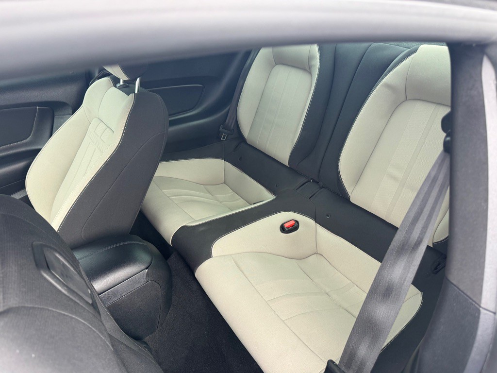 2022 Ford Mustang Image 20