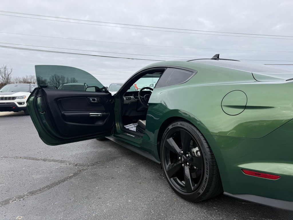 2022 Ford Mustang Image 23