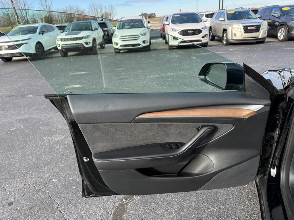 2022 Tesla Model 3 Image 9