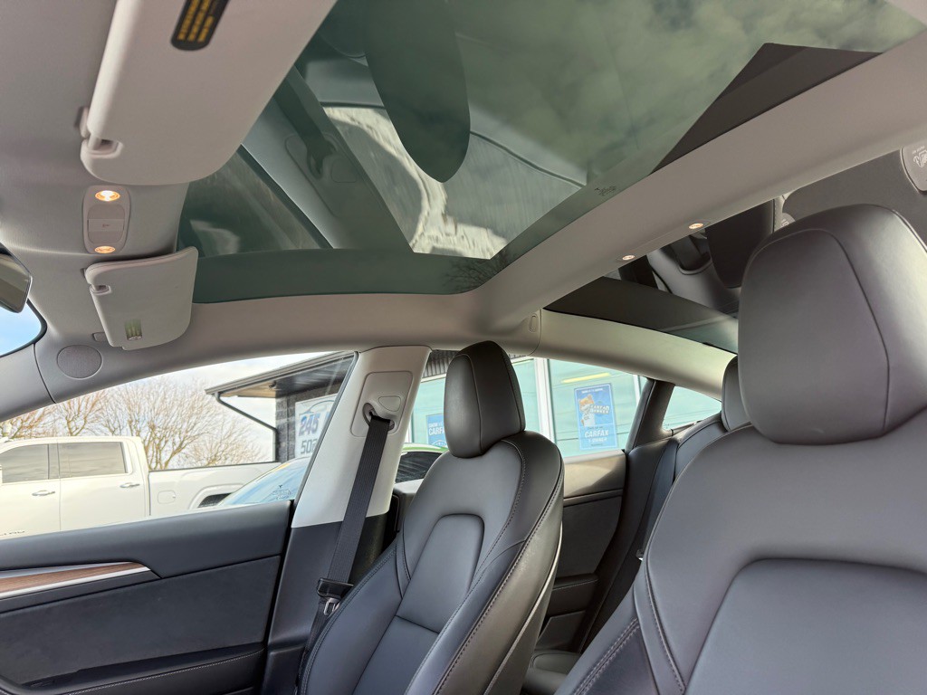 2022 Tesla Model 3 Image 12