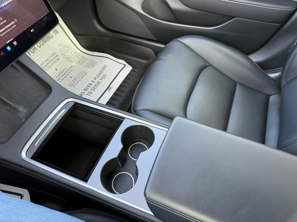 2022 Tesla Model 3 Image 17