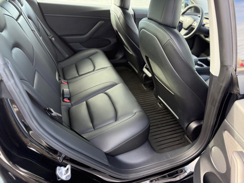 2022 Tesla Model 3 Image 24
