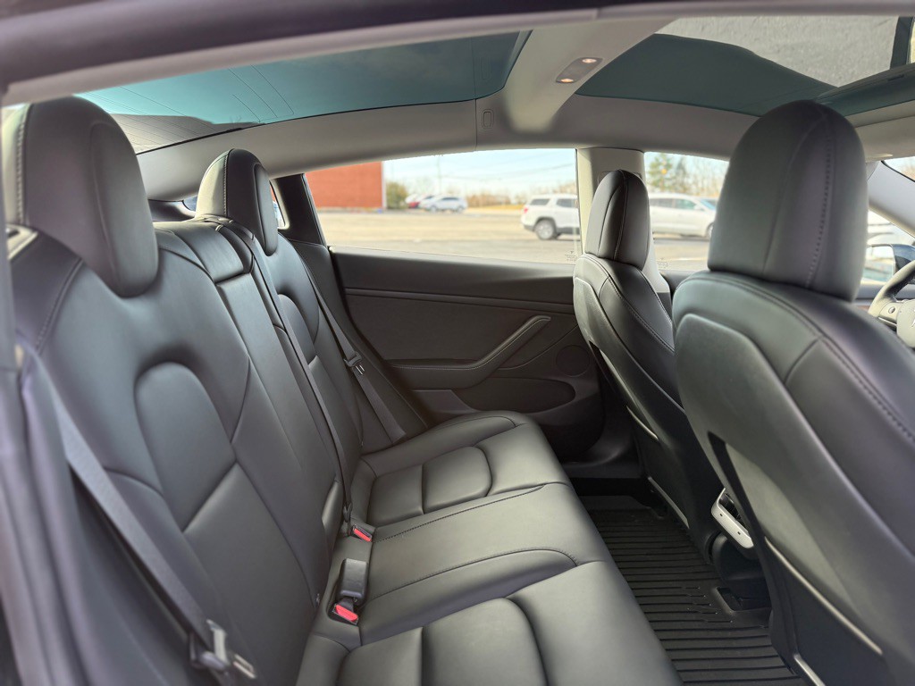 2022 Tesla Model 3 Image 25