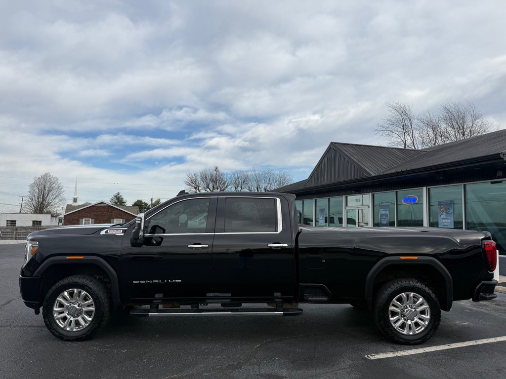 2021 GMC Sierra Image 2