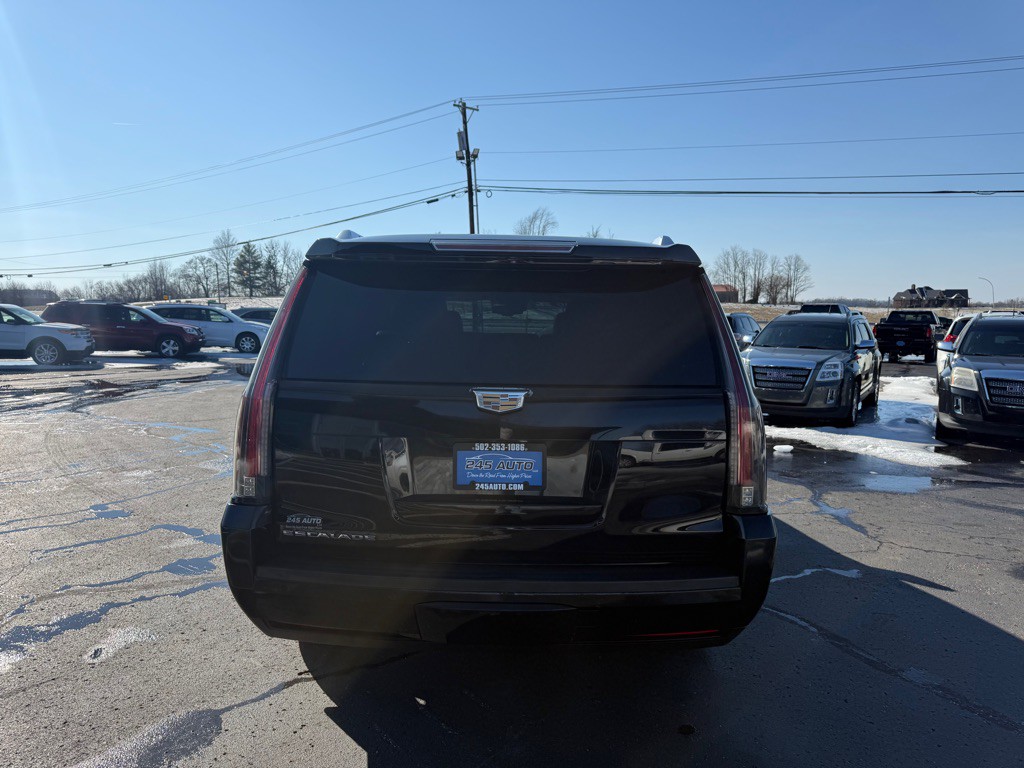 2016 Cadillac Escalade Image 4