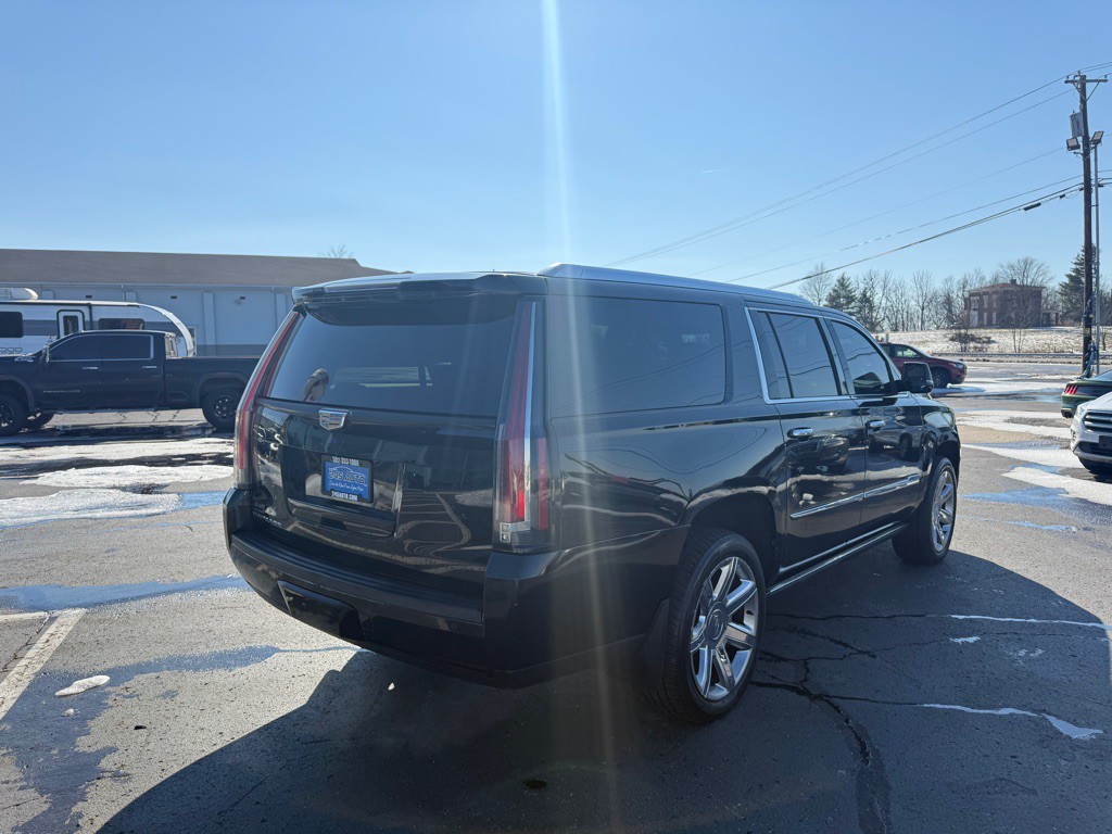 2016 Cadillac Escalade Image 5