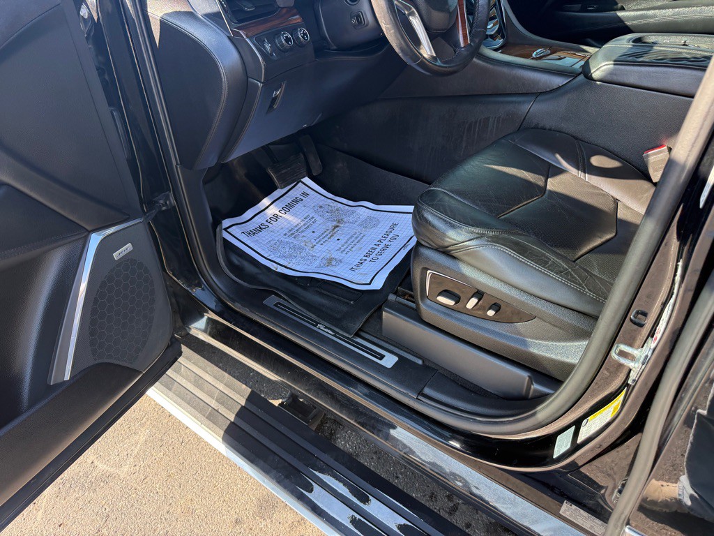 2016 Cadillac Escalade Image 10