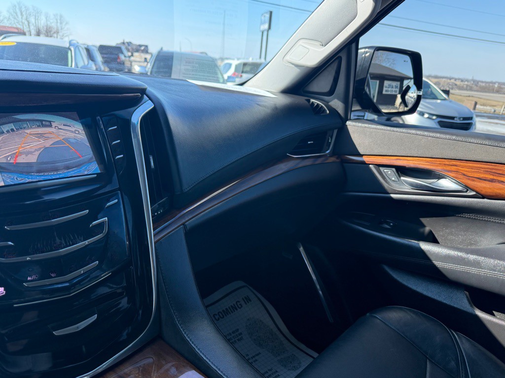 2016 Cadillac Escalade Image 19