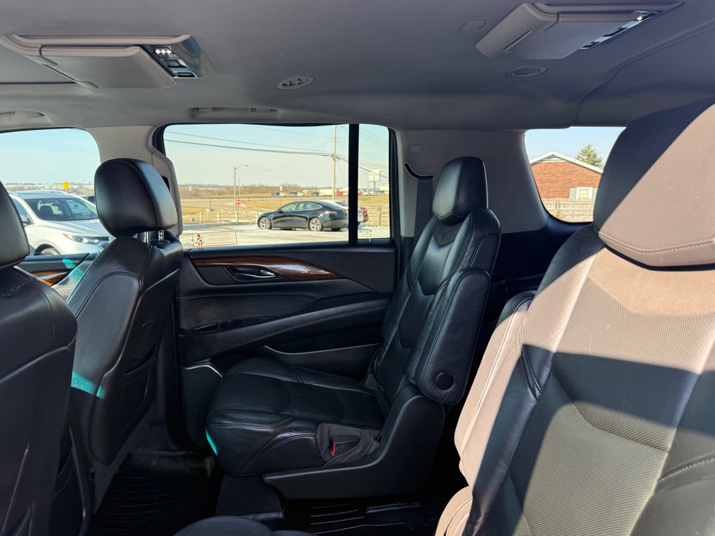 2016 Cadillac Escalade Image 23