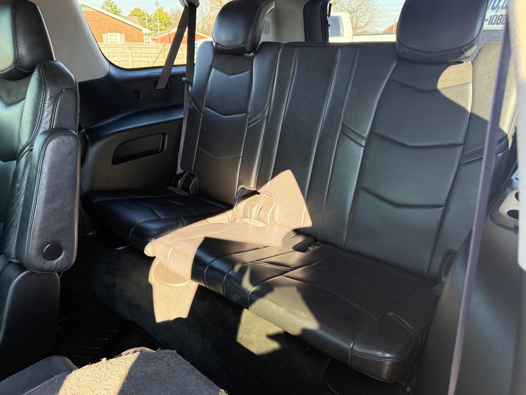 2016 Cadillac Escalade Image 26