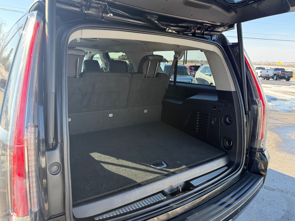 2016 Cadillac Escalade Image 27