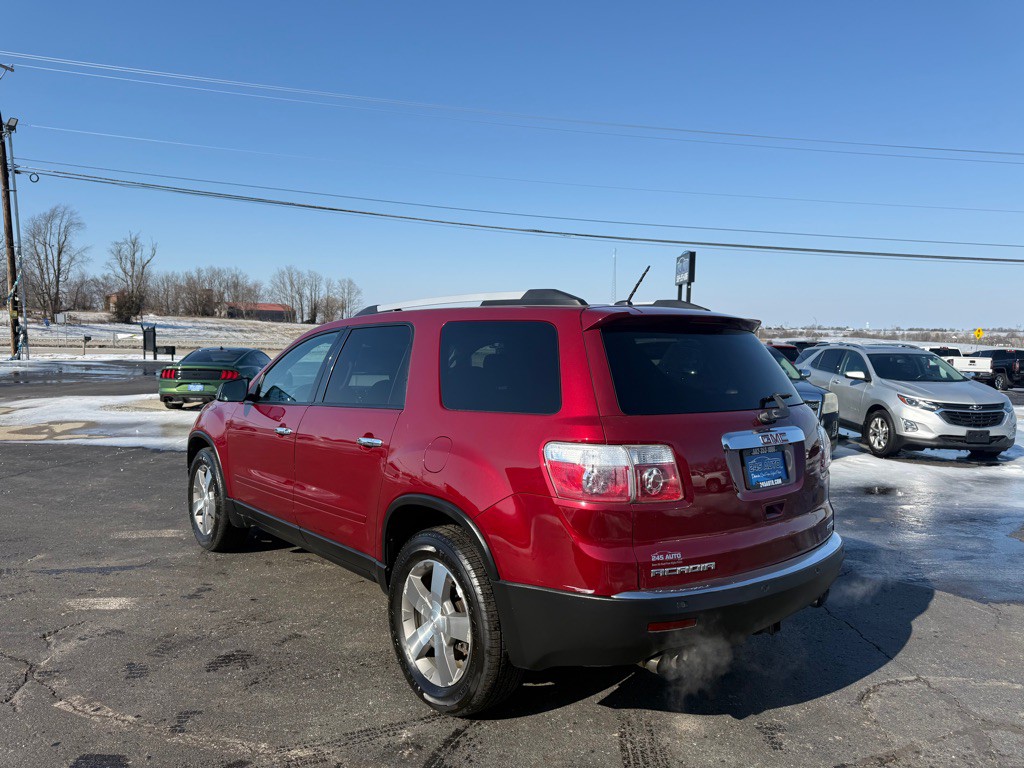 2010 GMC Acadia Image 3