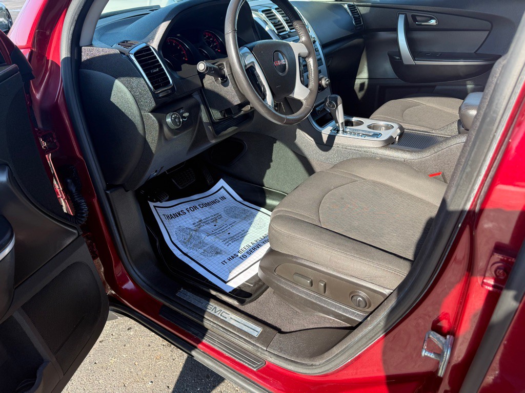 2010 GMC Acadia Image 11