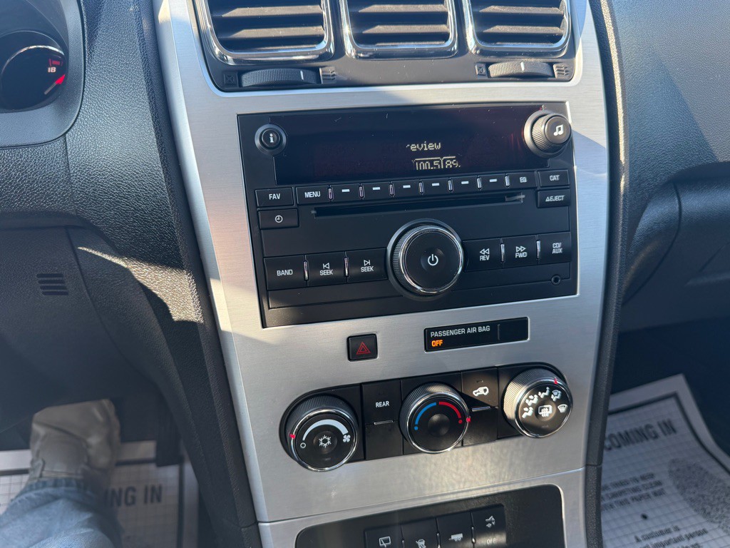 2010 GMC Acadia Image 16