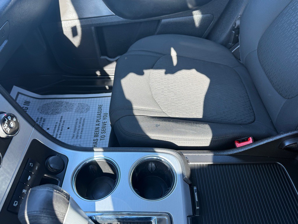 2010 GMC Acadia Image 18