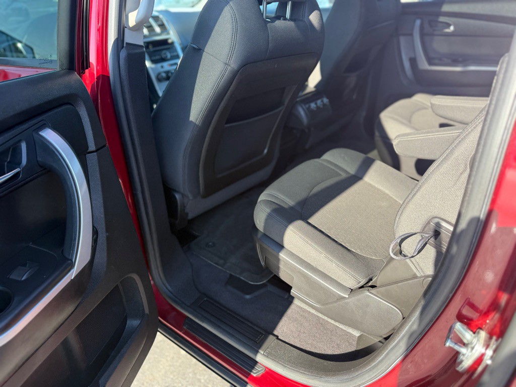 2010 GMC Acadia Image 22