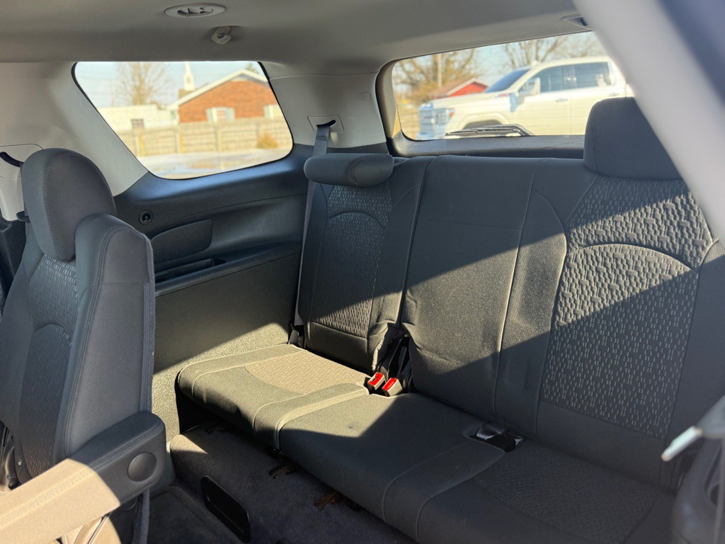 2010 GMC Acadia Image 25