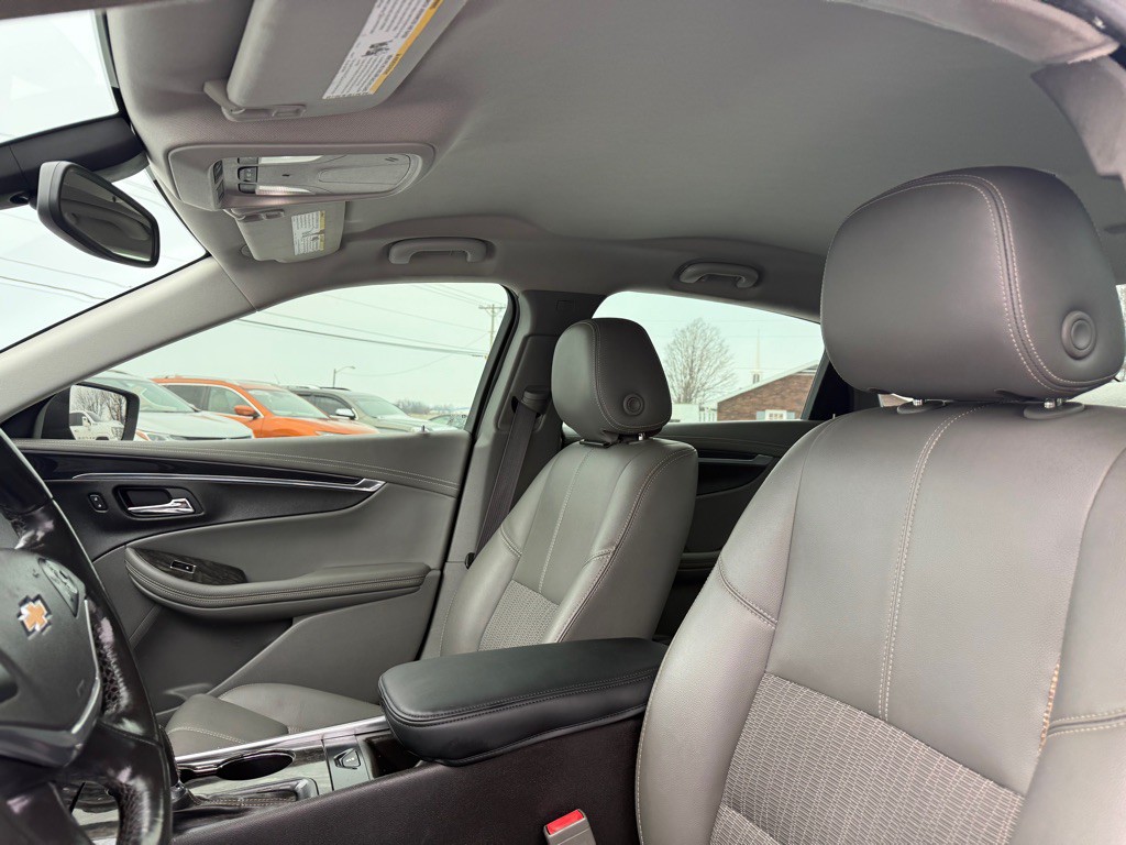 2015 Chevrolet Impala Image 12