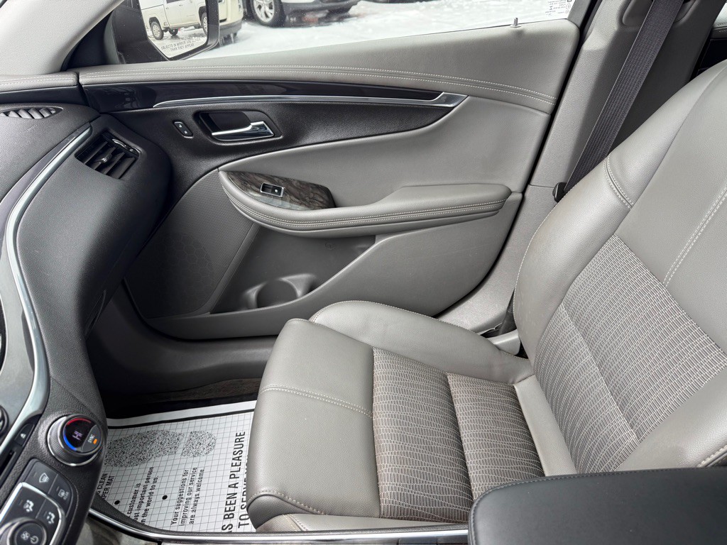 2015 Chevrolet Impala Image 17