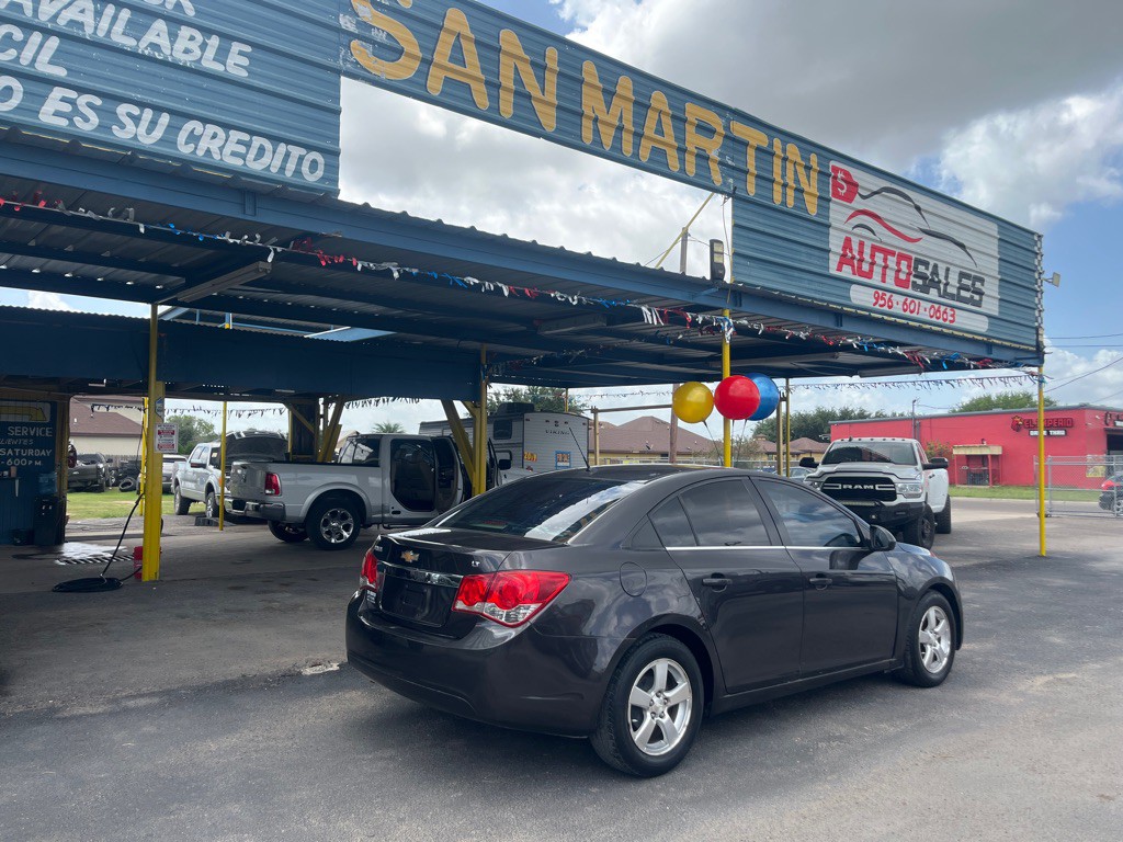 2014 Chevrolet Cruze Image 2