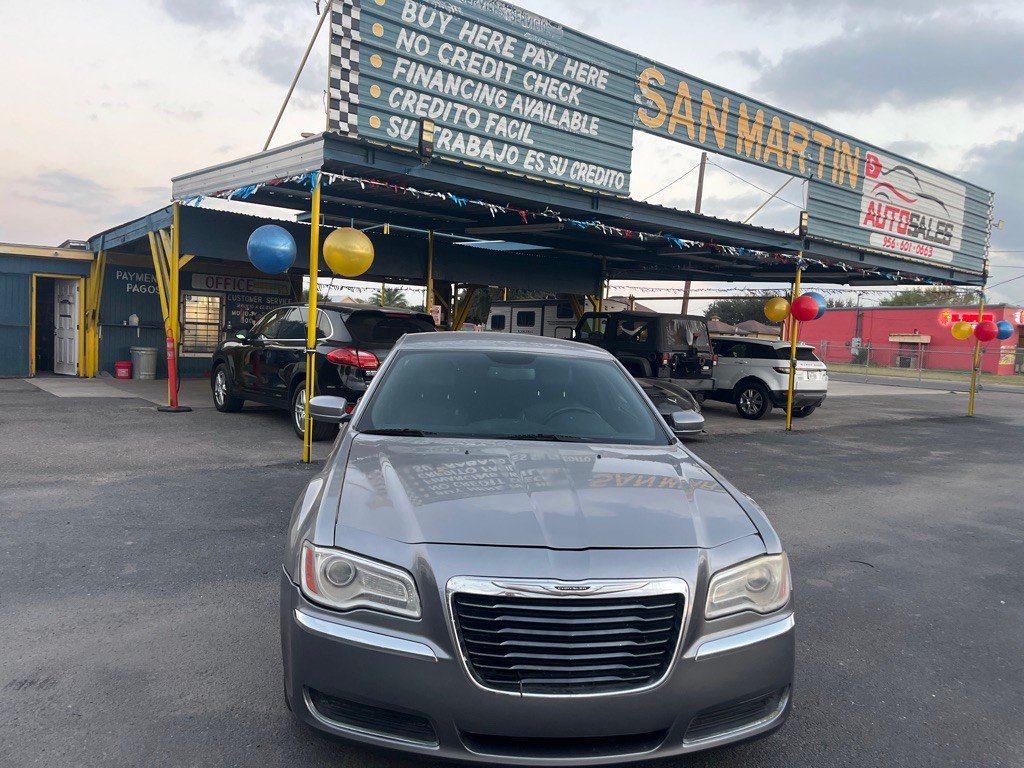 2014 Chrysler 300 Image 1