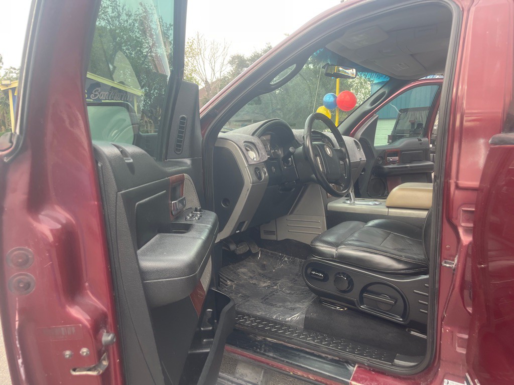2006 Lincoln Mark LT Image 7
