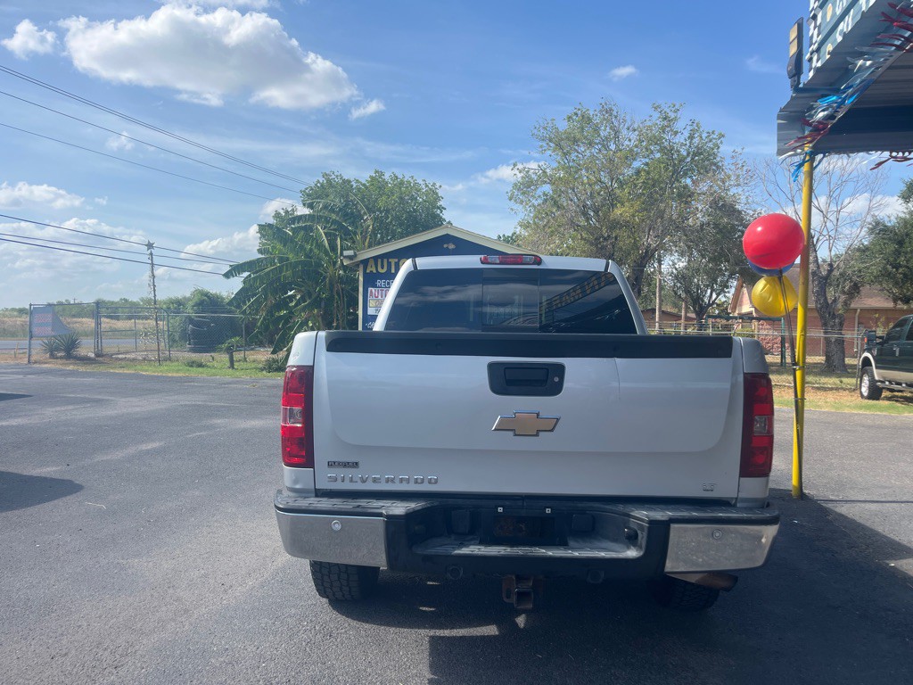 2010 Chevrolet Silverado 1500 Image 3