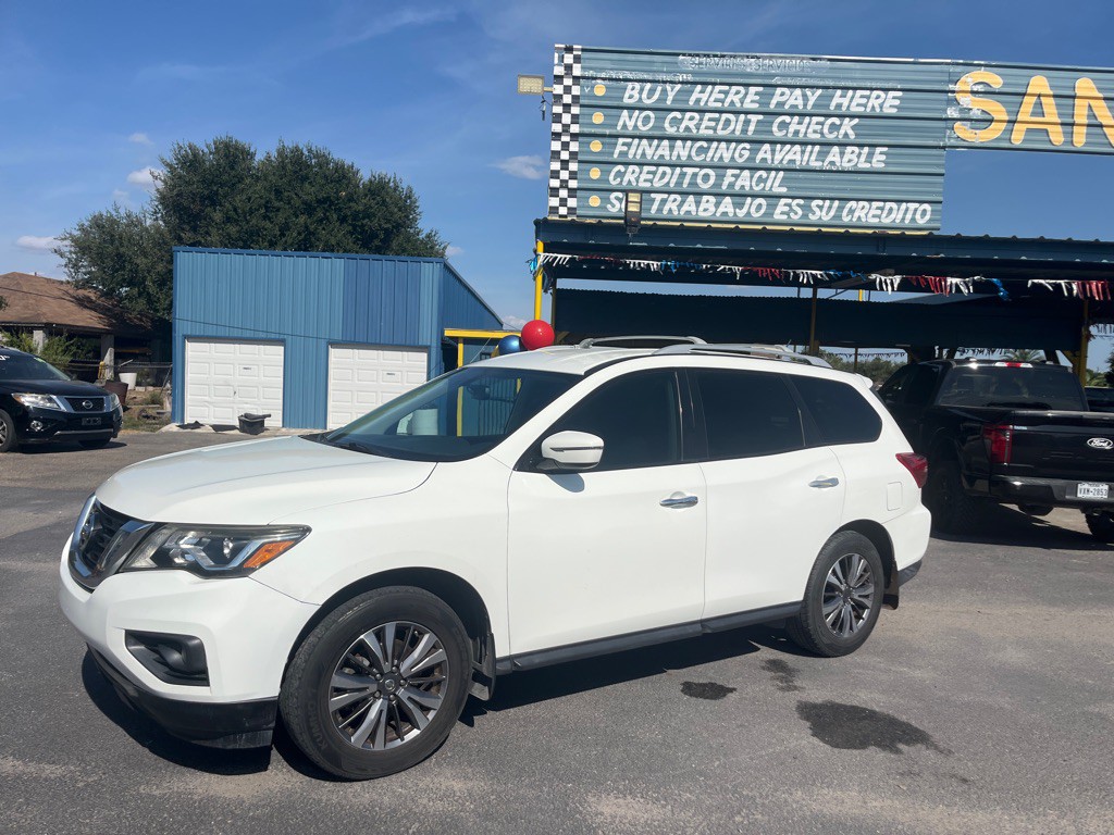 2018 Nissan Pathfinder Image 2