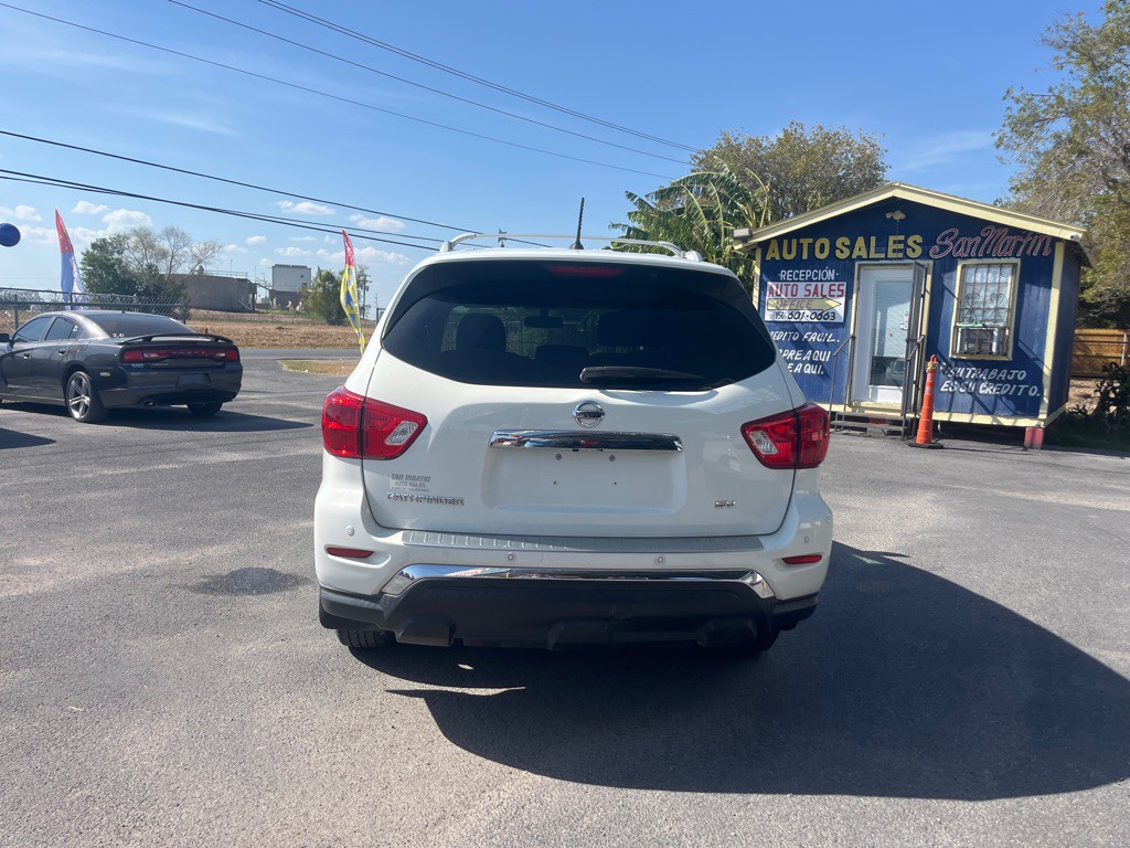 2018 Nissan Pathfinder Image 3
