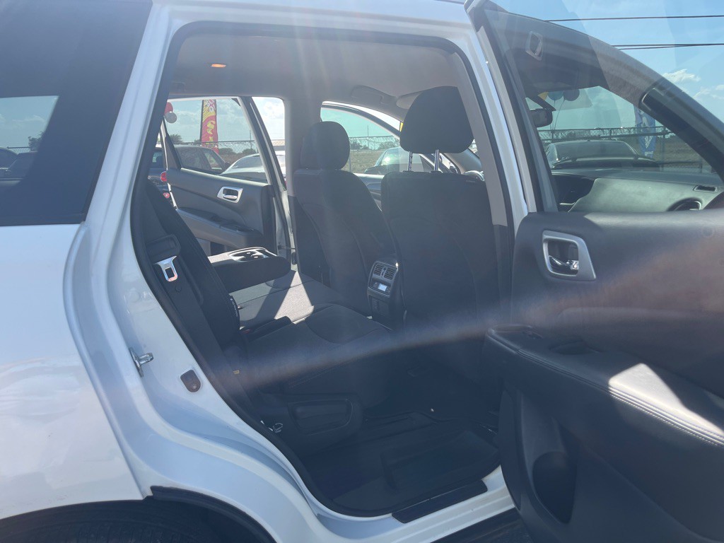 2018 Nissan Pathfinder Image 8