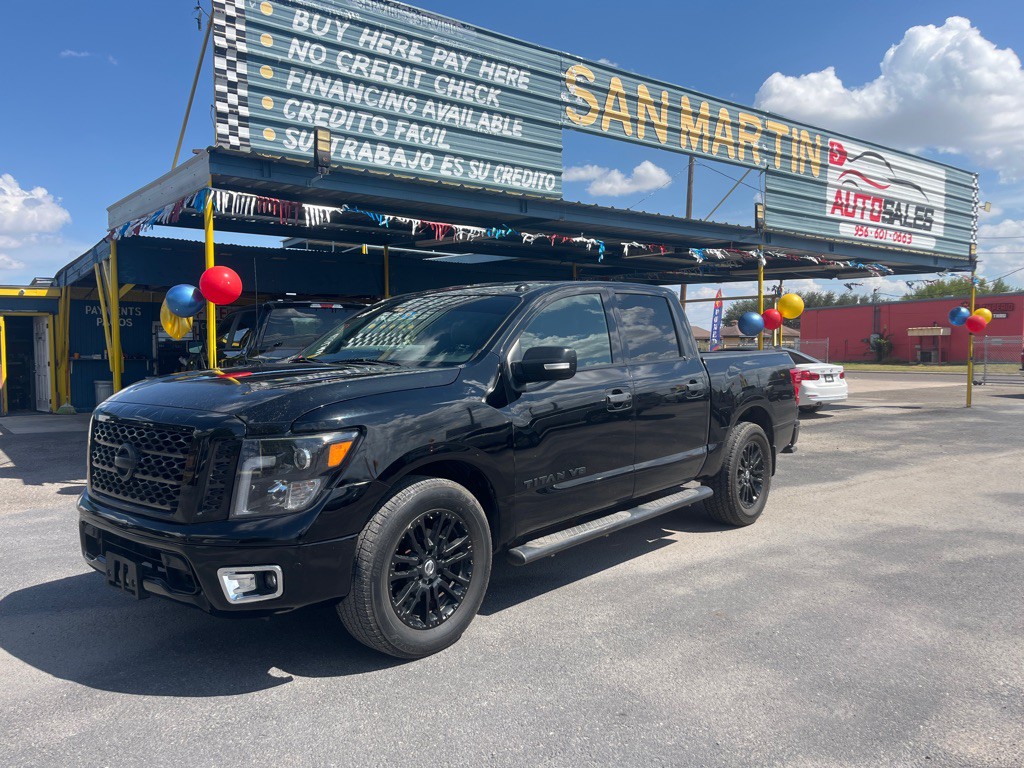 2018 Nissan Titan Image 2