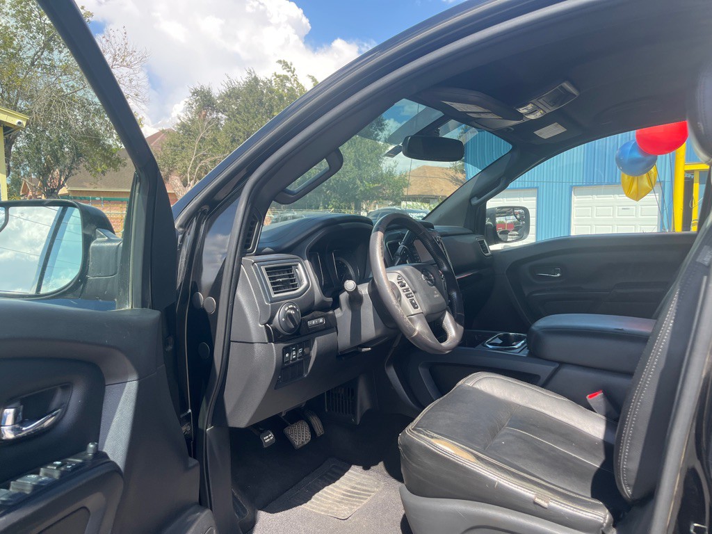 2018 Nissan Titan Image 5