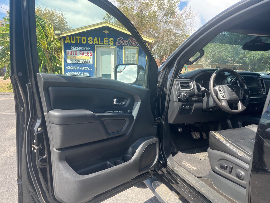 2018 Nissan Titan Image 6