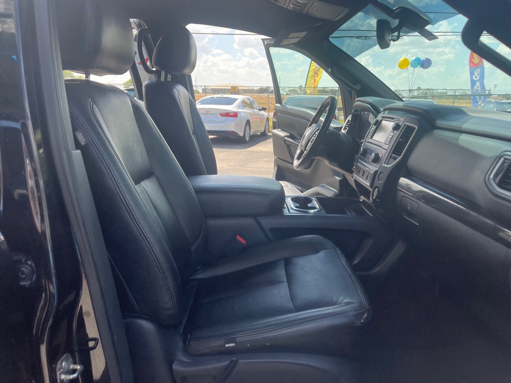 2018 Nissan Titan Image 10