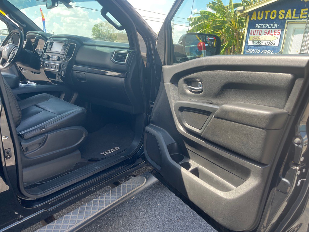2018 Nissan Titan Image 11
