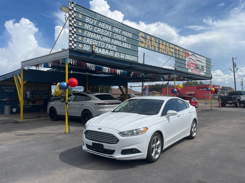 2015 Ford Fusion Image 2