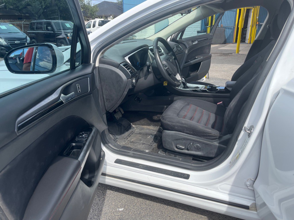 2015 Ford Fusion Image 10