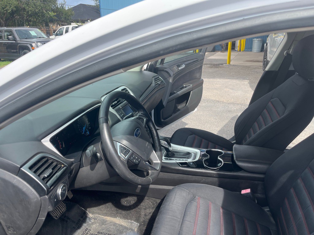 2015 Ford Fusion Image 11