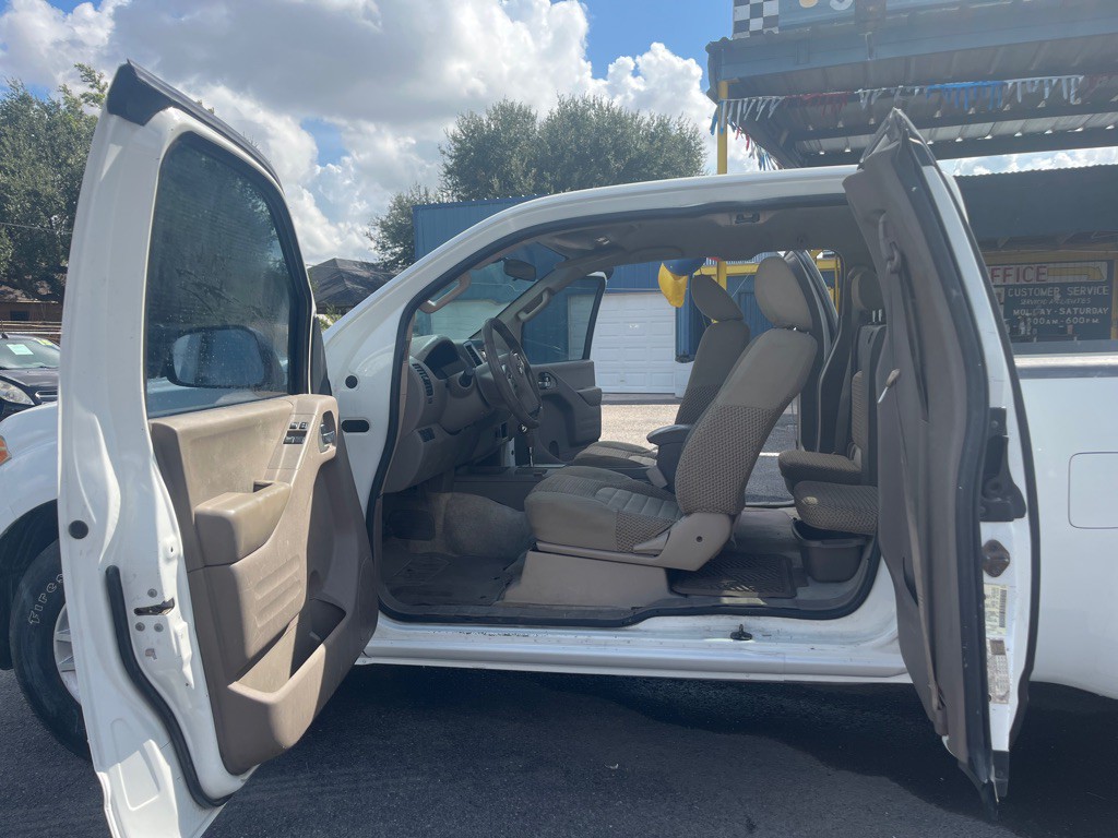 2015 Nissan Frontier Image 6