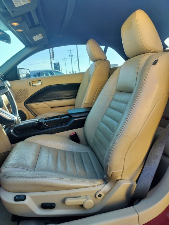 2008 Ford Mustang Image 15