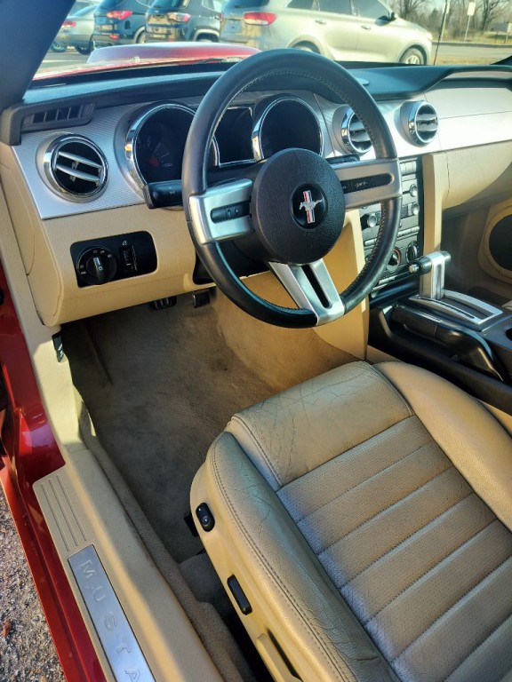2008 Ford Mustang Image 16