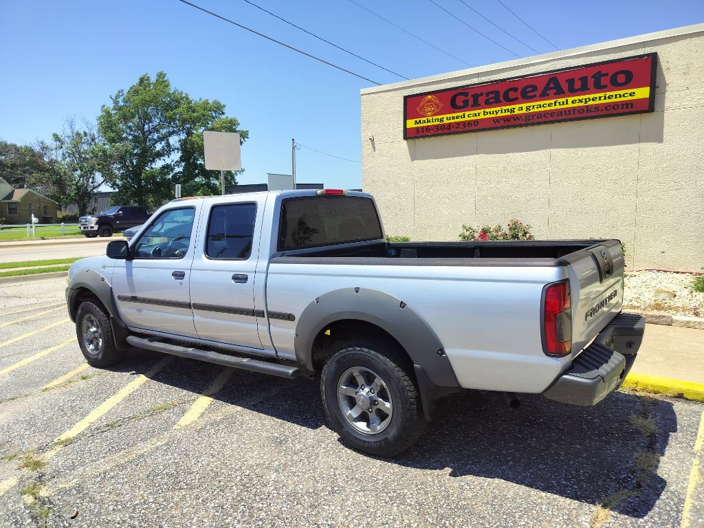 2002 Nissan Frontier Image 3